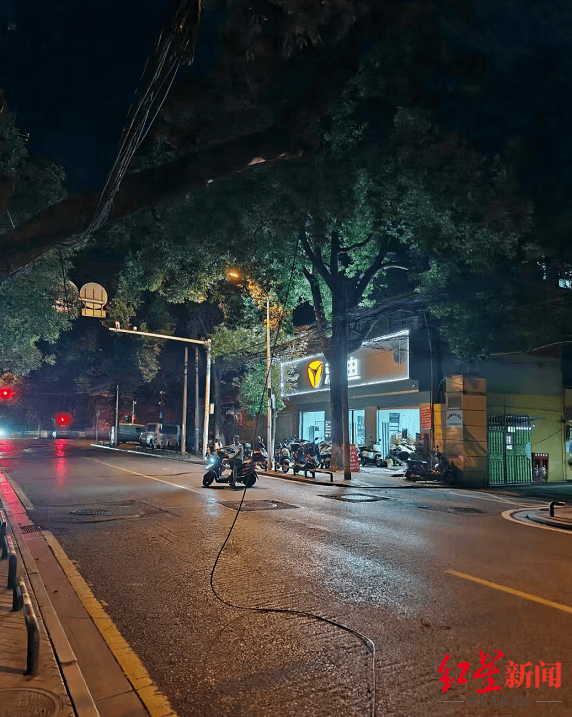 男主播骑车载女友回家被路边掉落网线勒伤脖子<strong></p>
<p>dog价格今日行情okex</strong>，索赔3万陷僵局 律师解读该谁赔