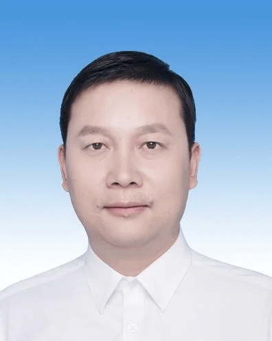 “80后”谭铁军<strong></p>
<p>登录新设备</strong>，已任张家界市领导