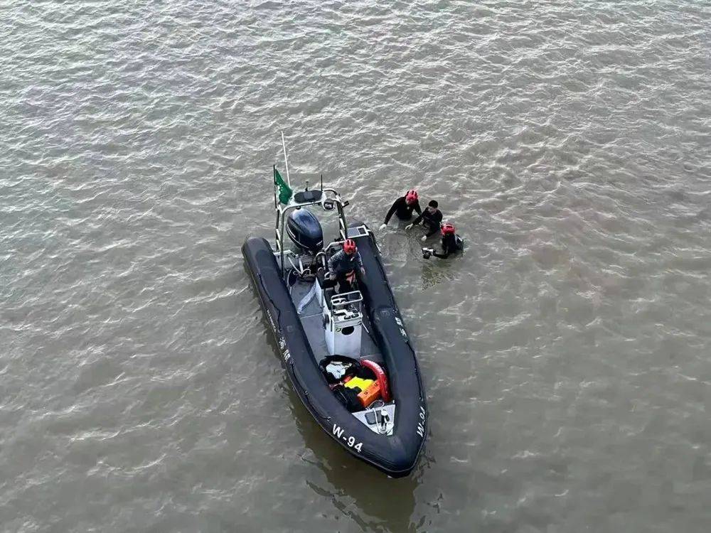 36岁内地男子靠“水下推进器”偷渡至澳门<strong></p>
<p>欧易</strong>，被海关抓个正着，获刑4个月