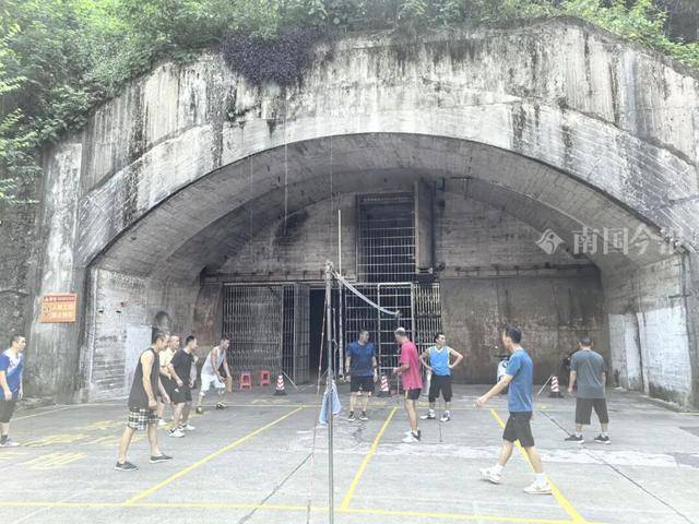 神操作！用天然溶洞停放40架飞机<strong></p>
<p>okex教程</strong>，这种“绝招”可能只有柳州人干得出来！