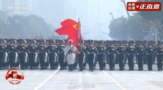 歼20S、DF61导弹<strong></p>
<p>最新okex网</strong>，震撼亮相！三支兵种首次亮相天安门广场，空中梯队战机起飞