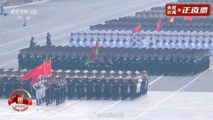 歼20S、DF61导弹<strong></p>
<p>最新okex网</strong>，震撼亮相！三支兵种首次亮相天安门广场，空中梯队战机起飞