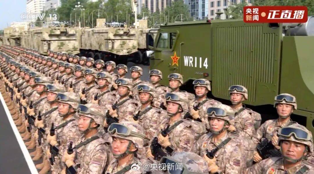 歼20S、DF61导弹<strong></p>
<p>最新okex网</strong>，震撼亮相！三支兵种首次亮相天安门广场，空中梯队战机起飞