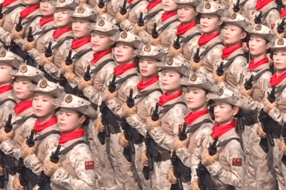 “民兵方队中一眼就认出了她<strong></p>
<p>欧易充值提现</strong>,我们的陈老师!”