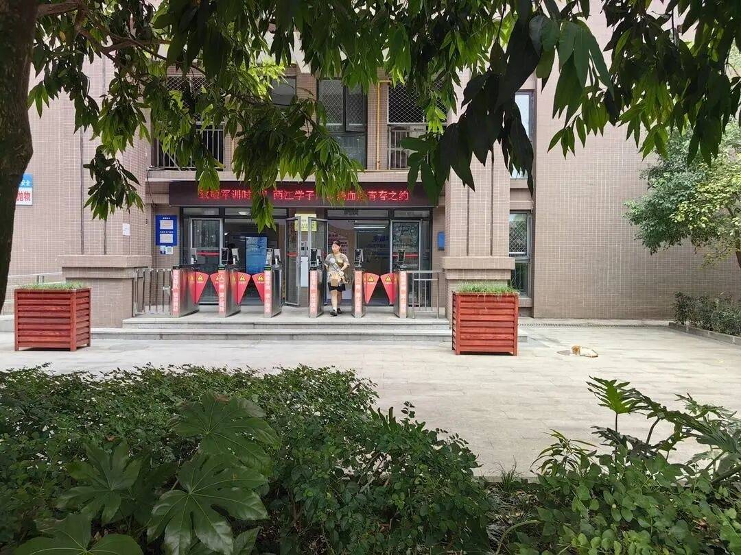 男留学生暂住女生公寓进展：多位女生证实男留学生已搬离<strong></p>
<p>okex交易佣金</strong>，学校曾安排安保人员在宿舍