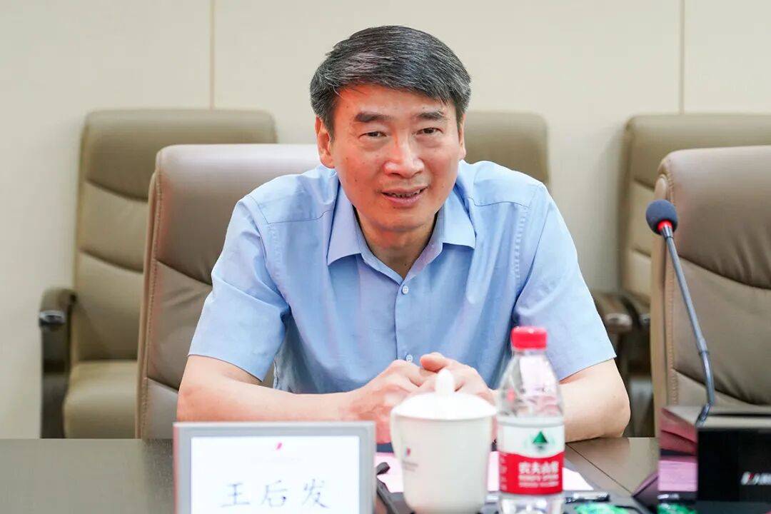 县委书记主动交代问题7个月后<strong></p>
<p>okex上市股票</strong>，县人大常委会原主任也主动交代问题，两人长期共事