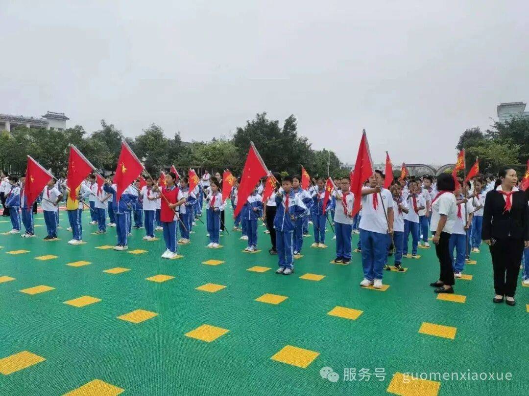 镇康县南伞城区国门小学教育集团新城校区2025年少先队建队纪念日主题活动