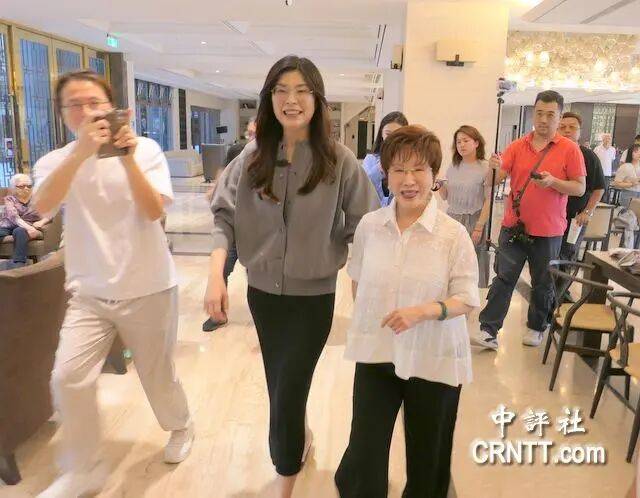到底支持谁当党主席？当着郑丽文的面<strong></p>
<p>okex登陆官网</strong>，洪秀柱说出了自己的答案