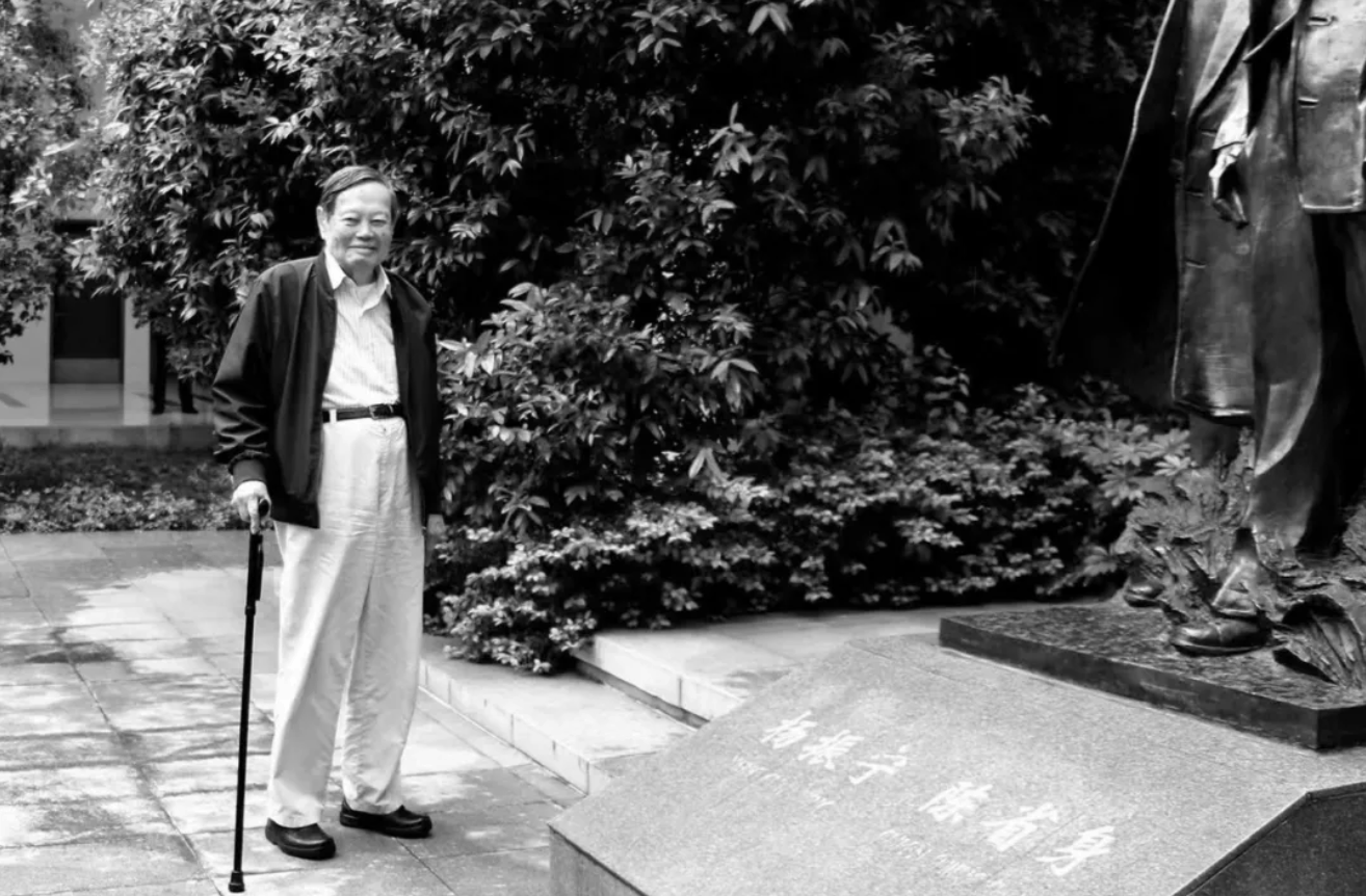 杨振宁为什么连续32年担任东莞理工学院名誉校长<strong></p>
<p>欧易okex注册平台</strong>？