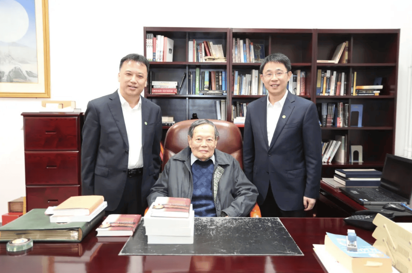 杨振宁为什么连续32年担任东莞理工学院名誉校长<strong></p>
<p>欧易okex注册平台</strong>？